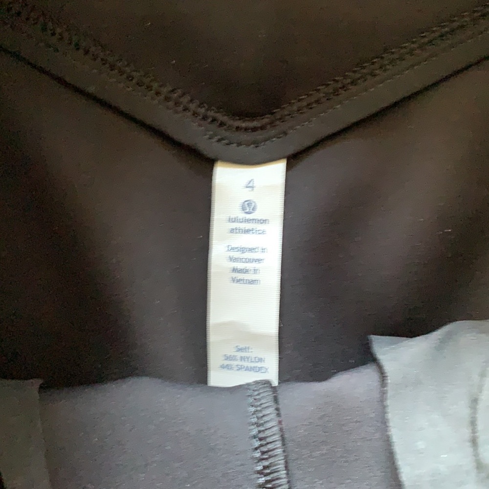 Here to There Hi-Rise Lululemon Crop - Picture 7 of 9